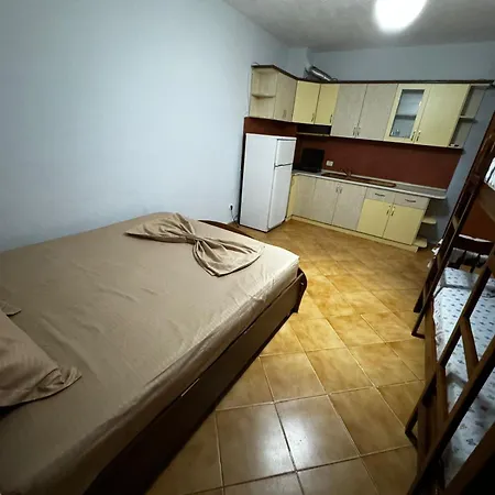 Rosaley Golem (Tirana)