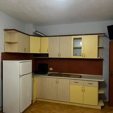 Rosaley * Golem (Tirana)