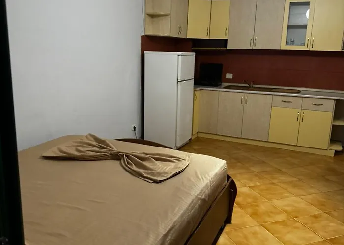 Rosaley * Golem (Tirana)